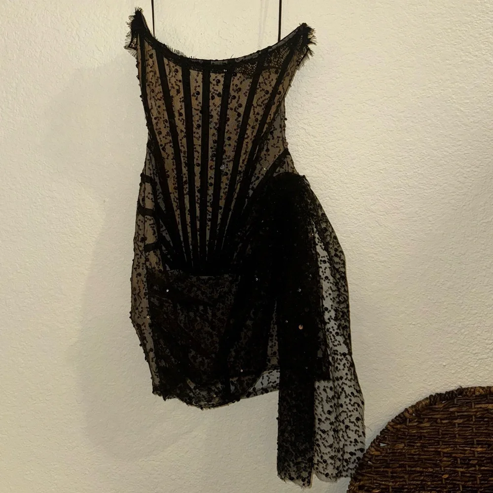 Heiress Beverly Hills Dress - Picture 5 of 10